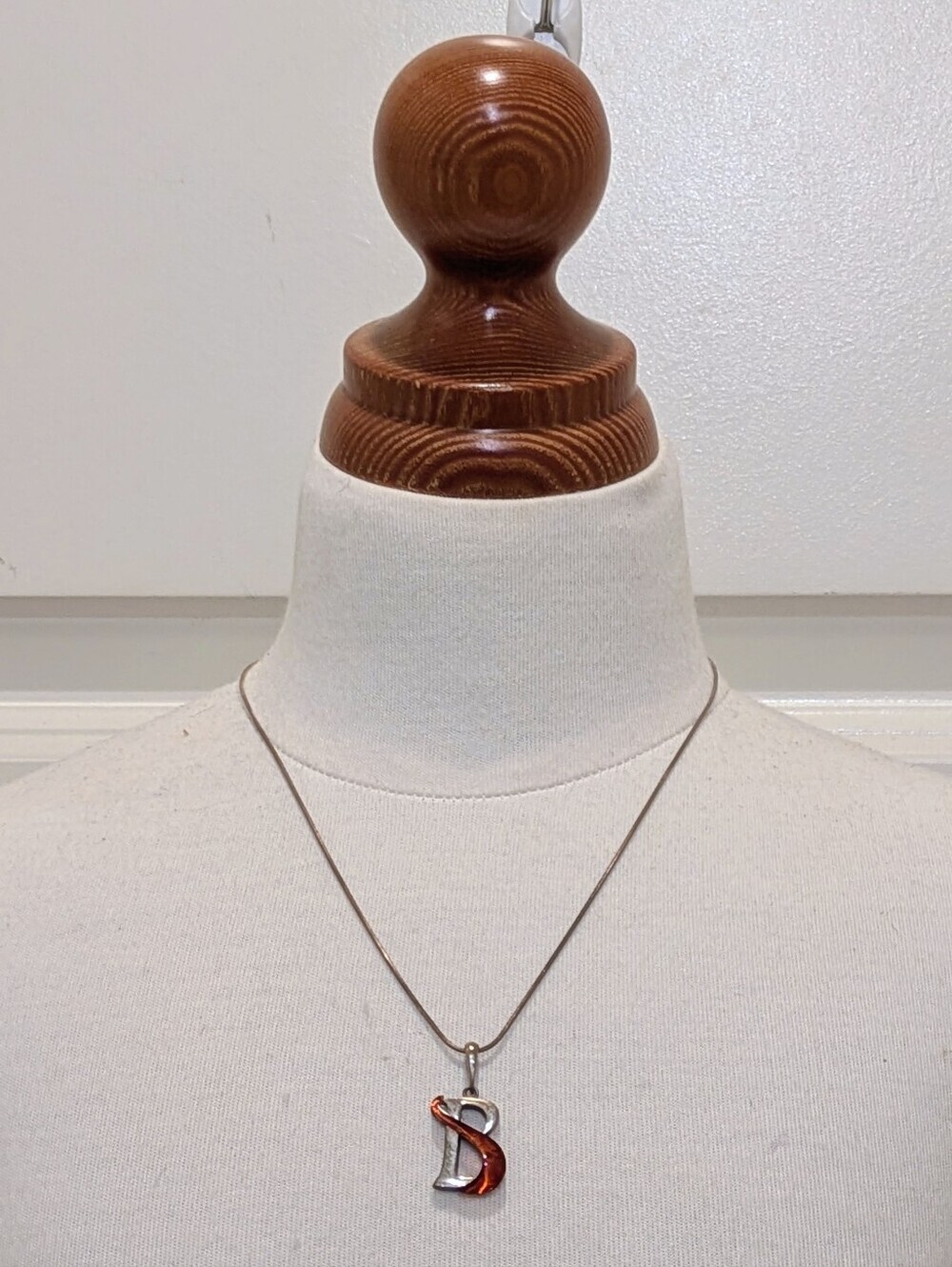 GUC .925 Sterling Silver Made in Italy "B" Necklace with Tortoiseshell Detail